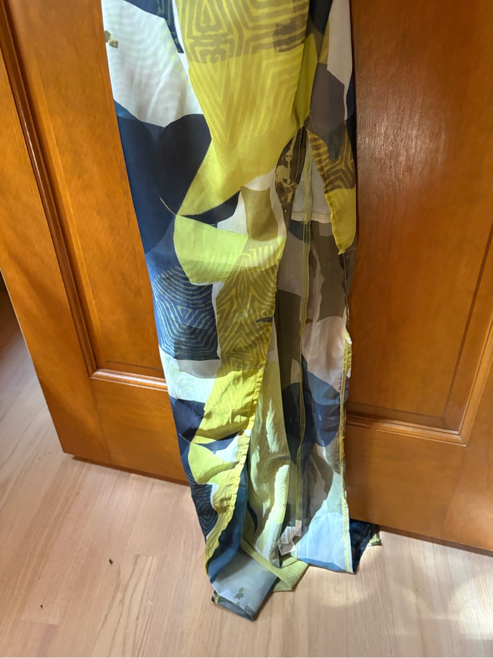 PrettyLittleThing Women’s Green Black Abstract Print Dress Size 2 - Picture 3 of 7